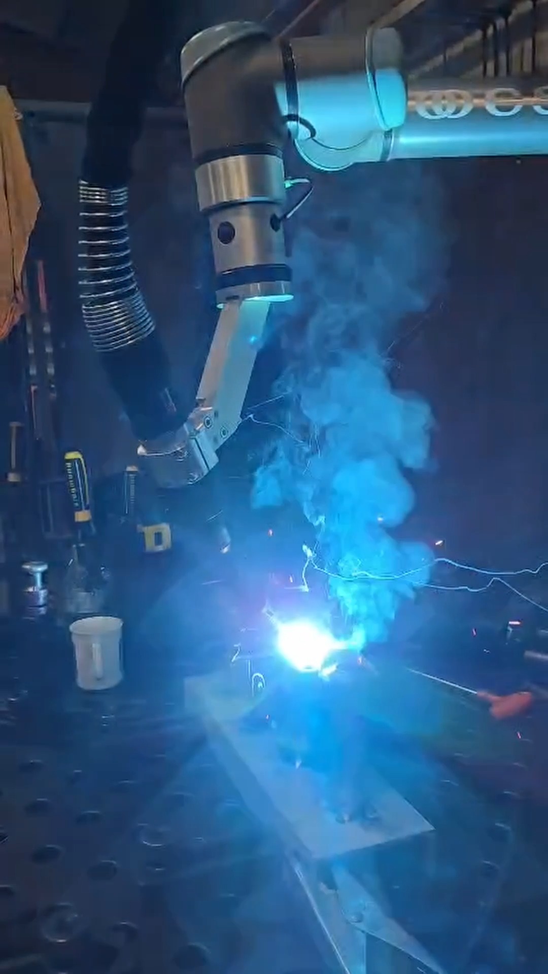 Another video from last week's Cobot Welding Demo, in this example we ...