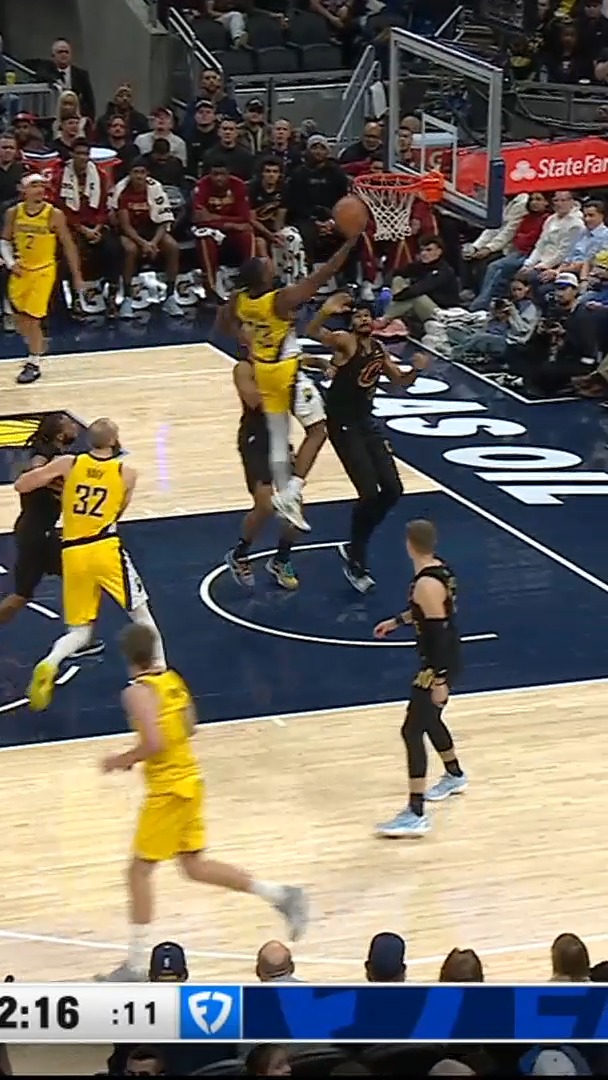 Jay Huff reaches up for the reverse dunk 💥 | Indiana Pacers | Facebook