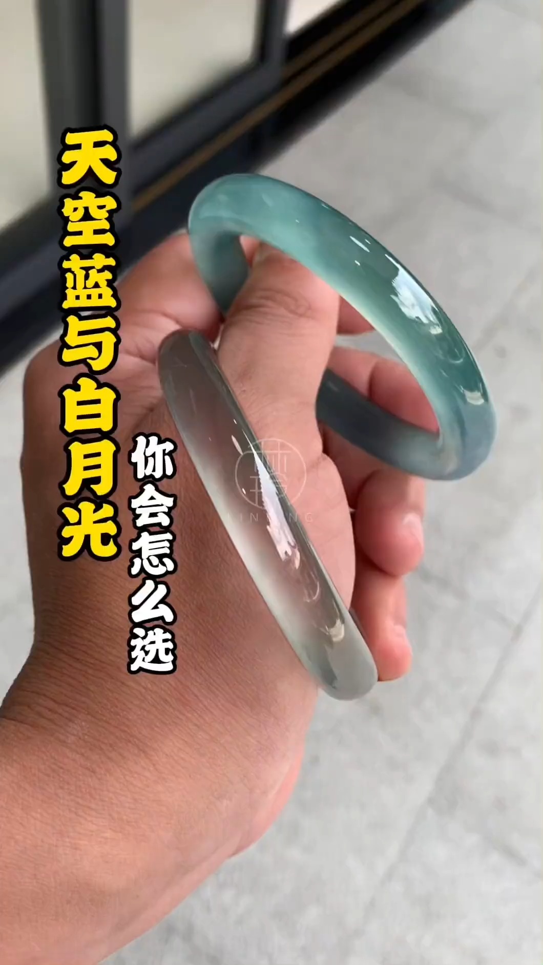 两款神仙手镯二选一？天空蓝清新脱俗，白月光温婉动人，总有一款让你 