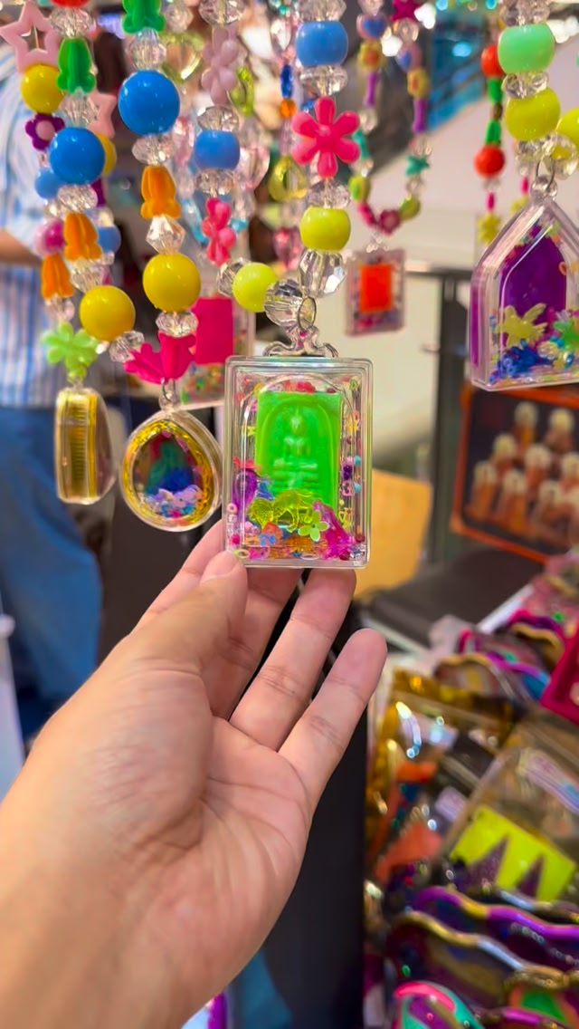 タイで話題のタイお守りをお土産に✨ポップで可愛く願いを届けよう
