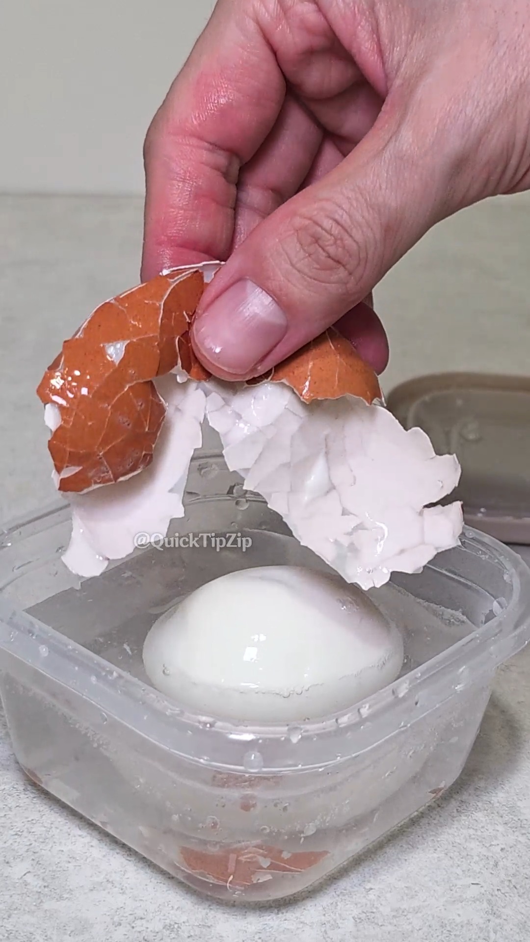 STOP PEELING EGGS BY HAND! (1-Second Shake Hack) Still struggling to ...