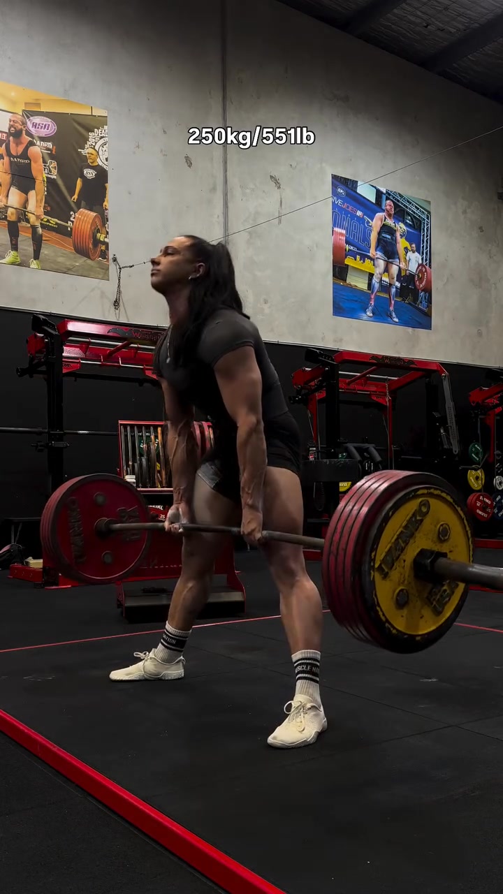 Lily Riley deadlifts 250kg | ProRaw Powerlifting | Facebook