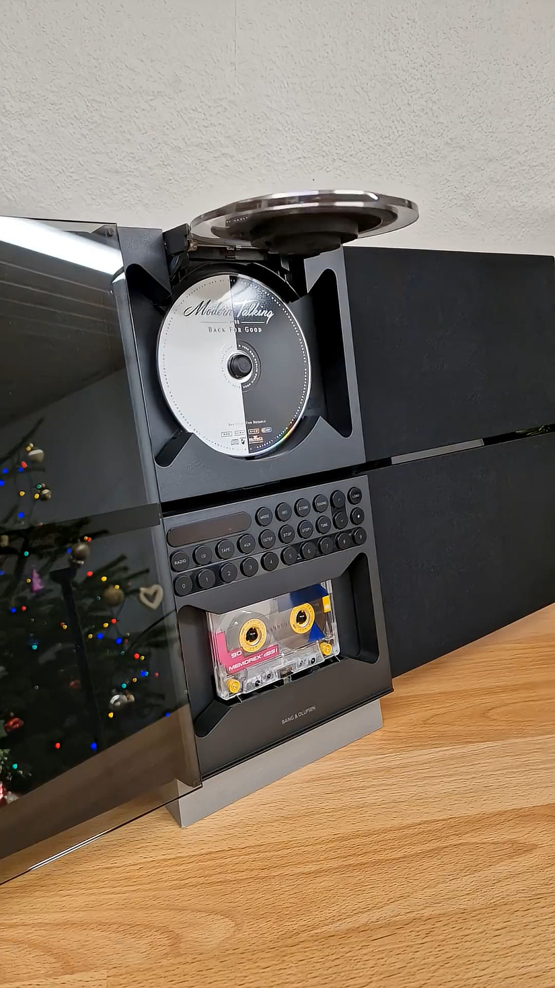 BeoSound 2300 CD player | The Vintage Audio Shop