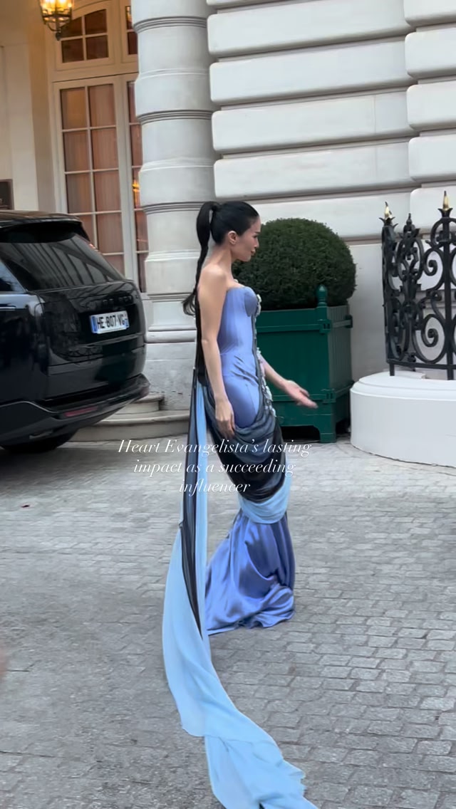 Heart Evangelista proves that height is NOT a barrier to entering and succeeding in Fashion Week., She is around 5’3” (160 cm), which is considered petite in fashion standards. Yet, she is one of the 
