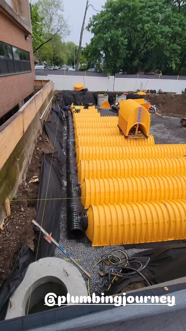 Installation of a subsurface stormwater gallery 👌👌 @plumbingjourney # ...