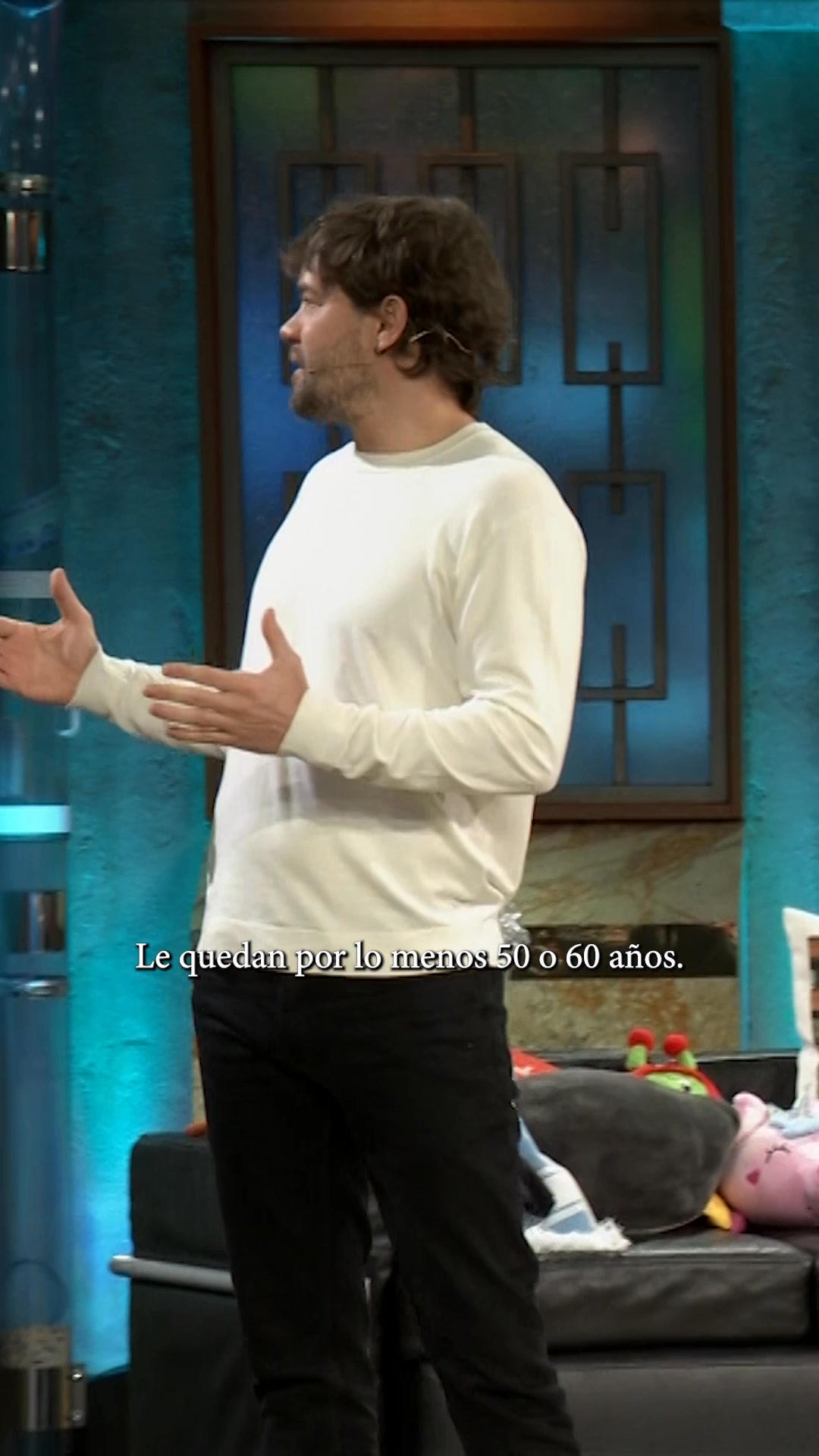 Juan Dávila da una de cal y otra de arena. Aprieta pero no ahoga el tío ...
