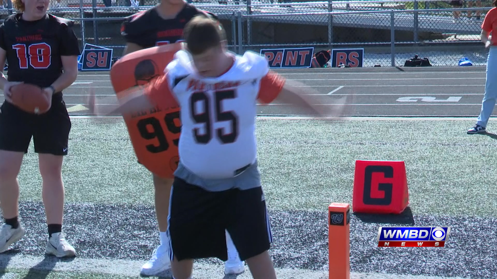 As part of their scrimmage night, Washington football players hosted ...