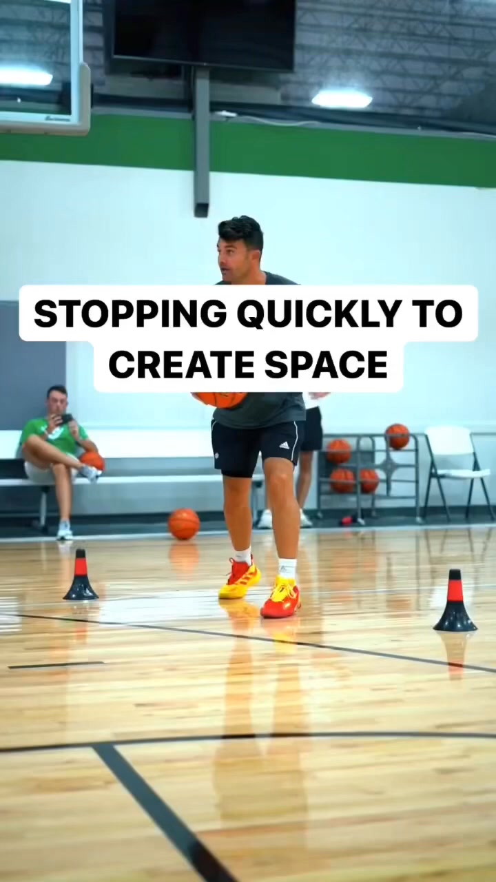 Change Of Direction 🎒🎒 Create space with this inverted drag. #nba # ...