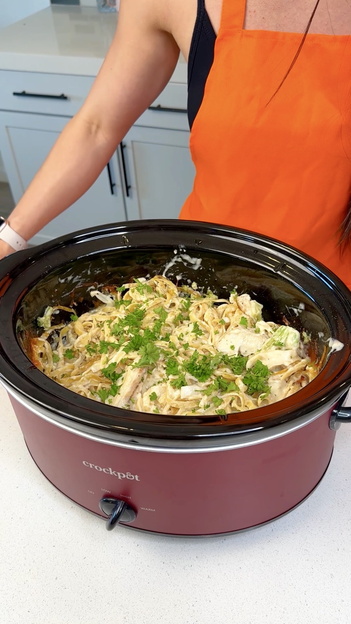 The perfect crockpot dinner Amy makes an easy chicken alfredo pasta all ...