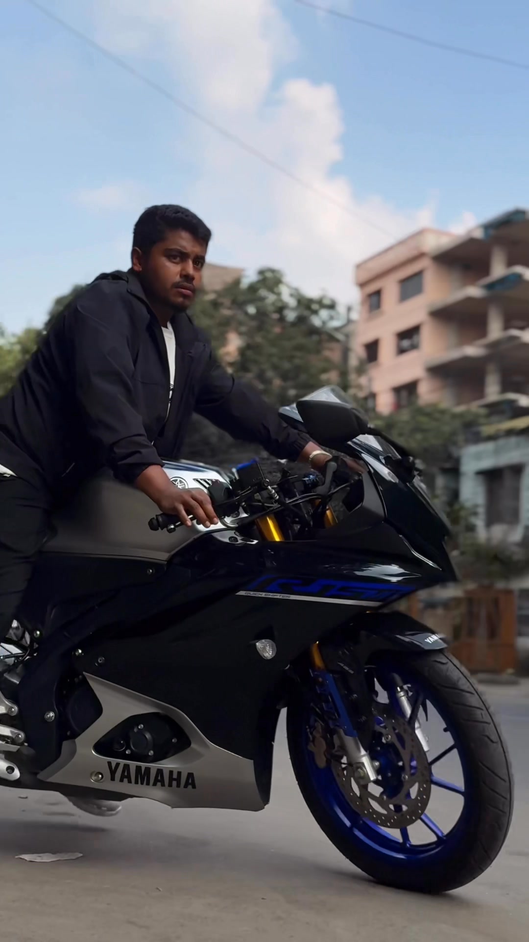 সৌদি প্রাবাসি ভাই কিন্তু তার সপ্নের R15M indo কিন্তু নিয়ে নিলো SA mart