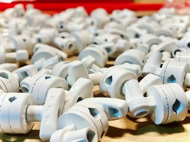 Tis the season!!! 😂 These custom color grip heads in white hold up ...