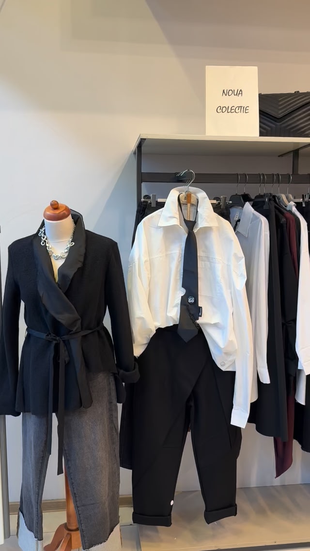 -20 % all fall/winter collection ! In our @brise.modernist.versatile ...