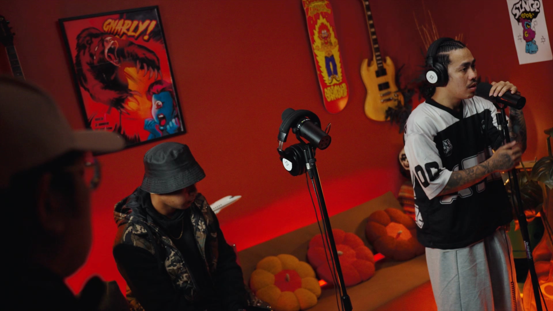 Elio L feat. Mc Julyo & Dazzle - MAKAISA NAMAN (Live Performance) on ...