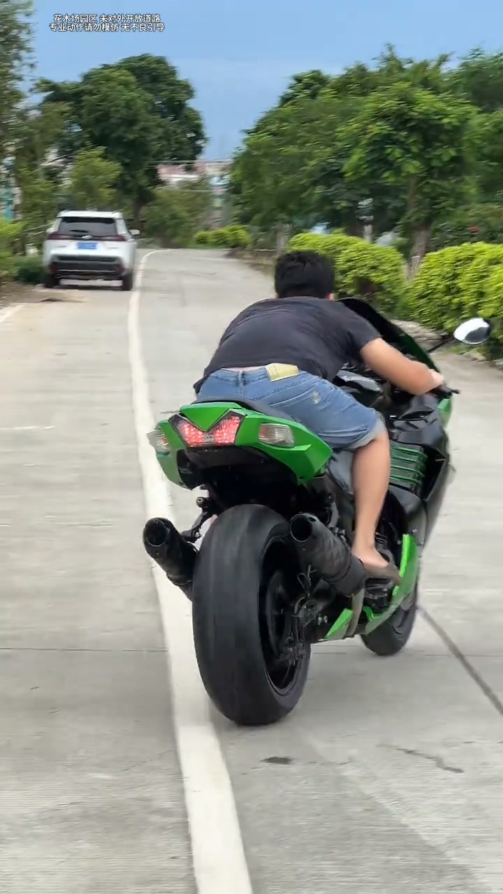 ZX-25R như là một vị vua trong phân khúc Sportbike từ 200 đến 400