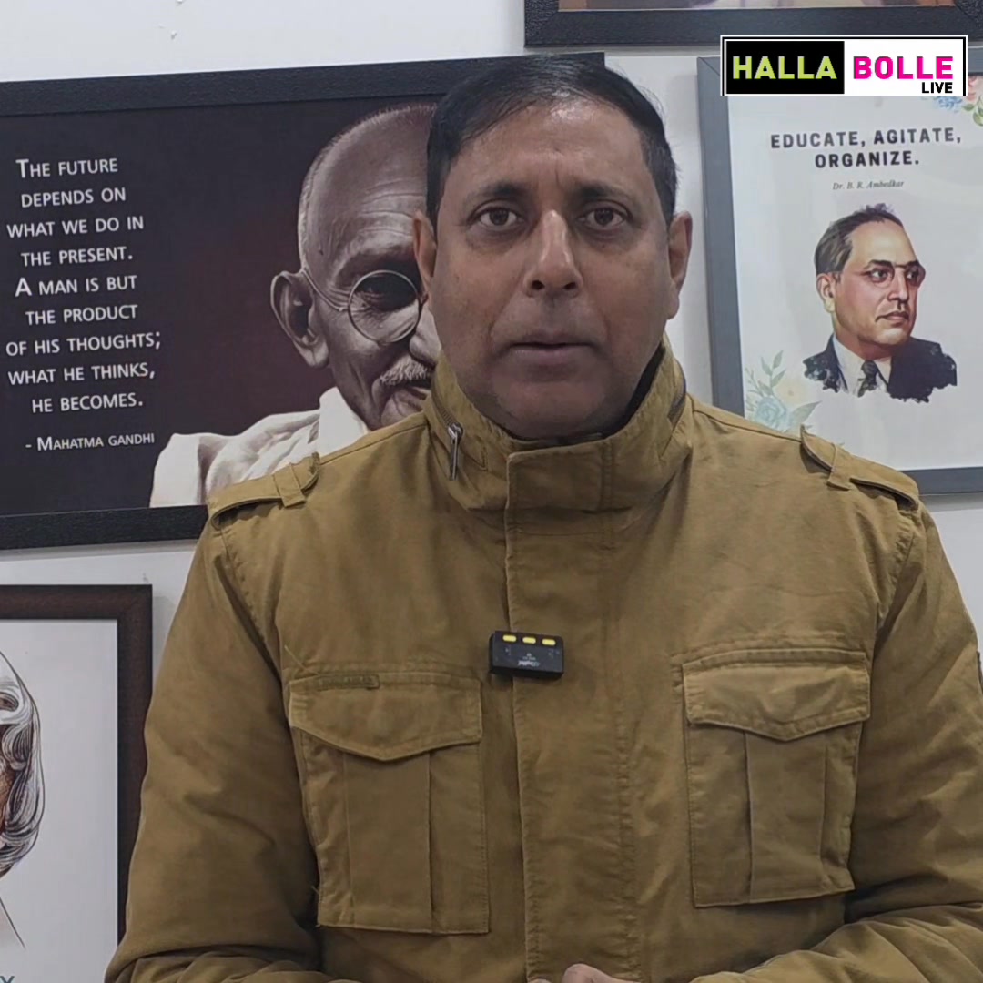 A man named “Muhammad Deepak” came forward to stop the hooliganism of ...