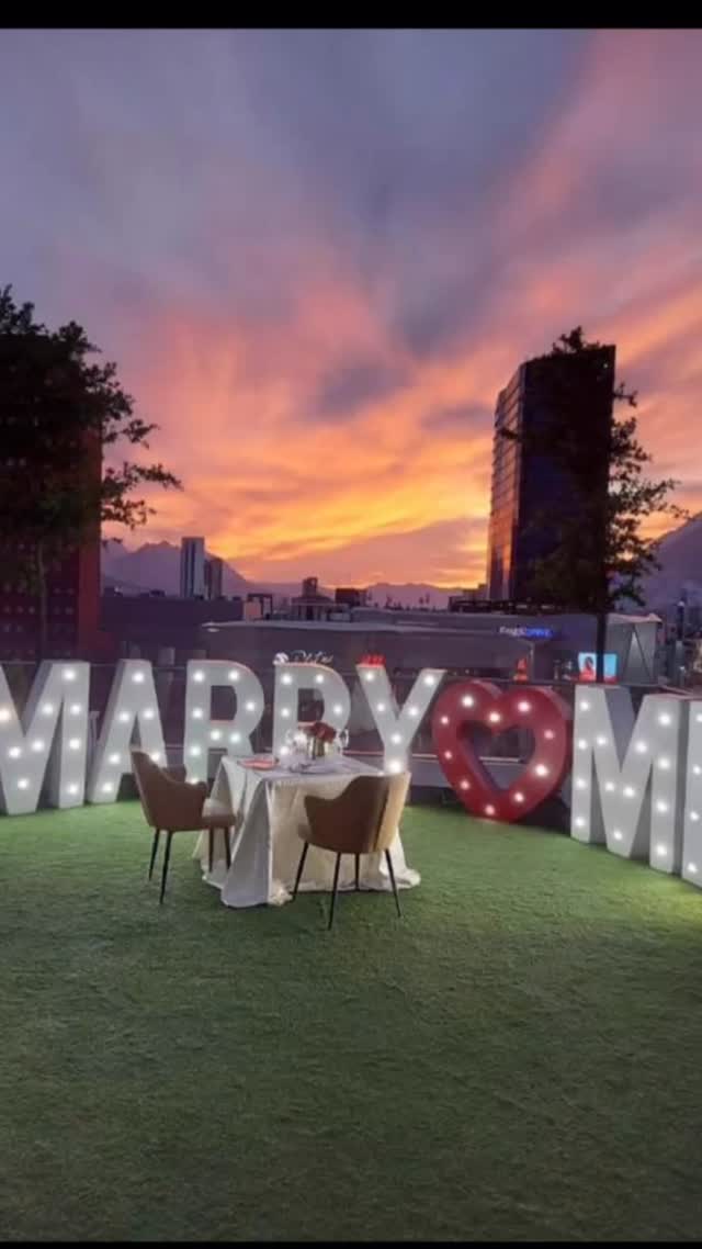 Letras gigantes E iluminadas Mty
