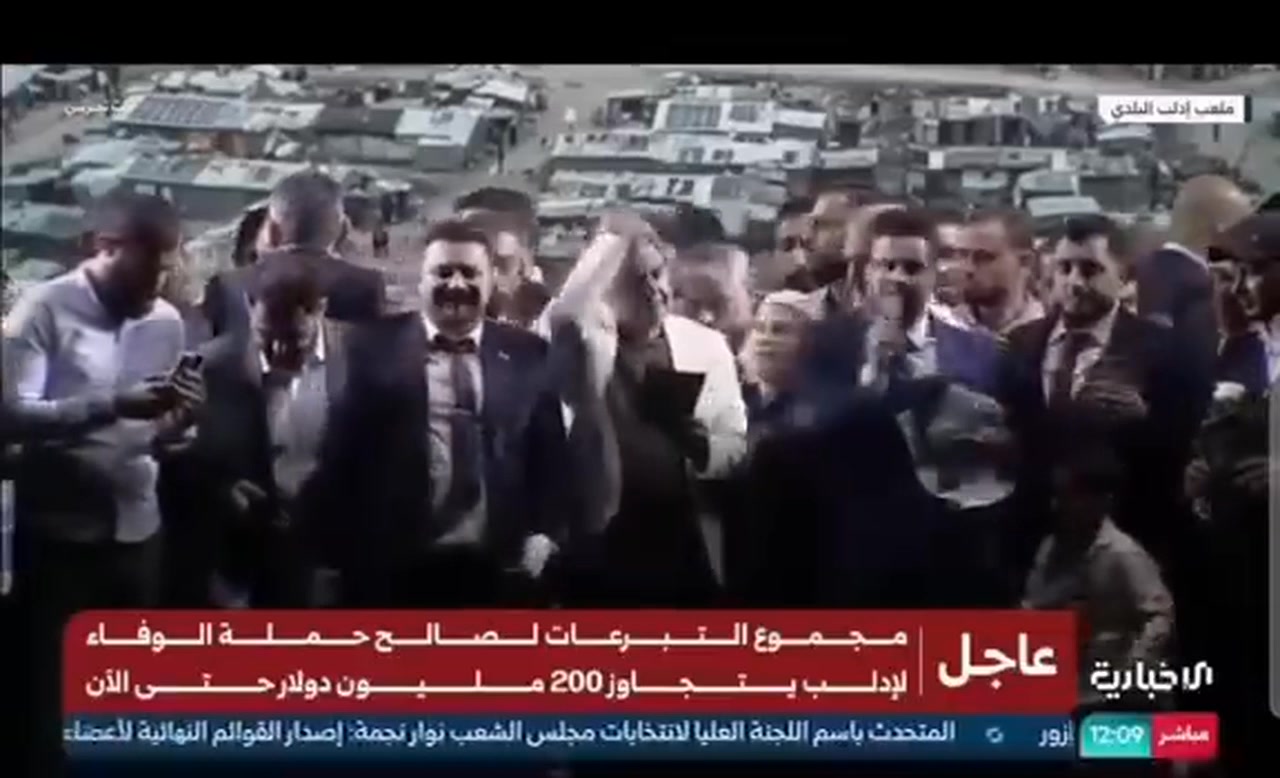 ثم بلل يده ببزاقه ولزقها بغرته وقال: لئن دارت رحاهم مع رحانا طحناهم ...