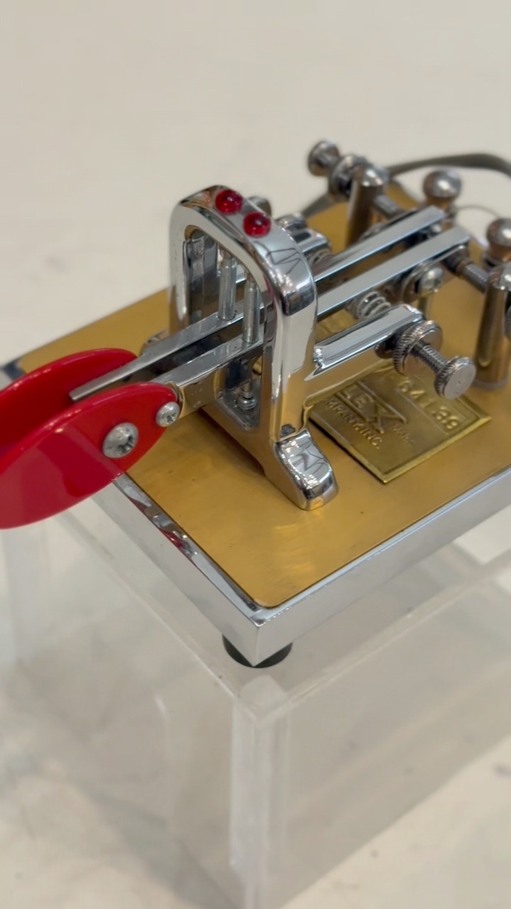 ⚡ Vibroplex Iambic Presentation Paddle — where a light touch