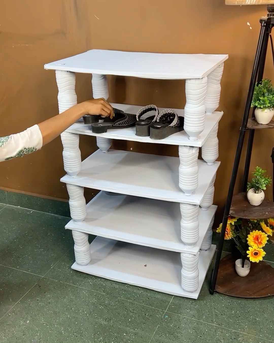 Shoe Rack from Plastic Bottles _ Easy and Fun #rock #reuse | Deep's ...