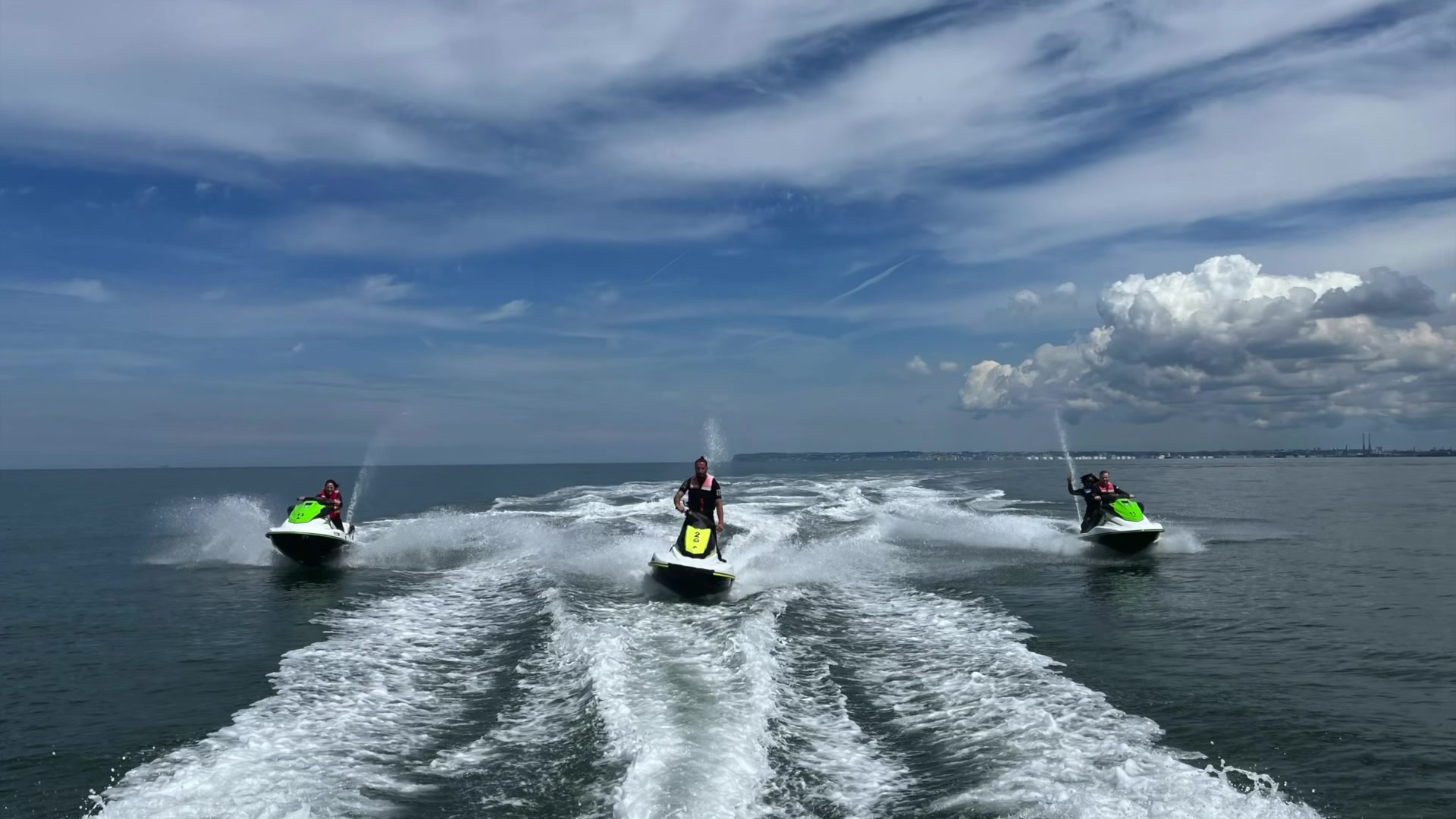 Jet Ski Deauville Randonnées Initiations Et Bouées Tractées