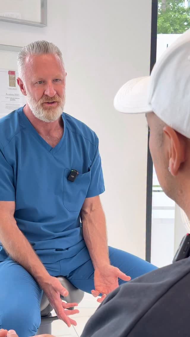 Vapes sind nicht gesund 🤒. Erst recht nicht für das Zahnfleisch. Das ist  eine grosse Sorge, die wir um unsere Patienten haben💫. Teilweise sorgen  die Chemikalien in den Vapes für Zahnfleischrückgang 