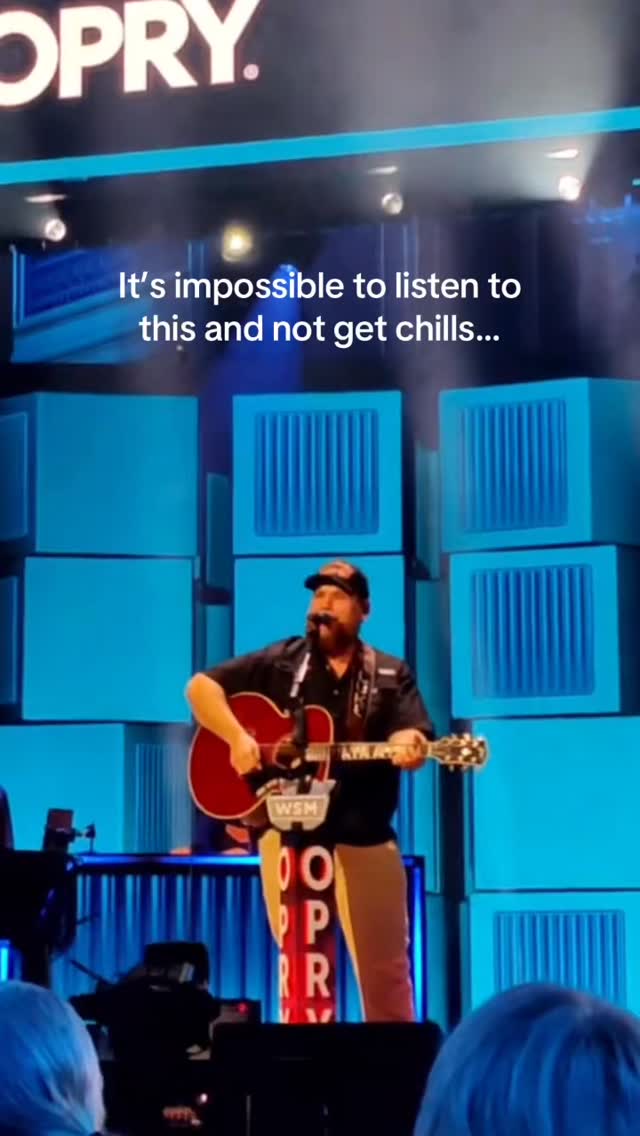 Luke’s ASL interpreter is his doppelgänger #lukecombs | Luke Combs ...