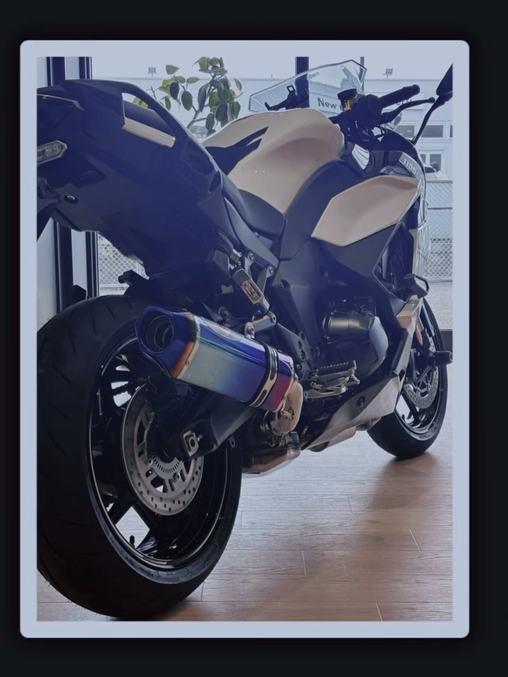 ツーリングに最適な装備の 「Ninja 1100SX」をご注文いただきましたA
