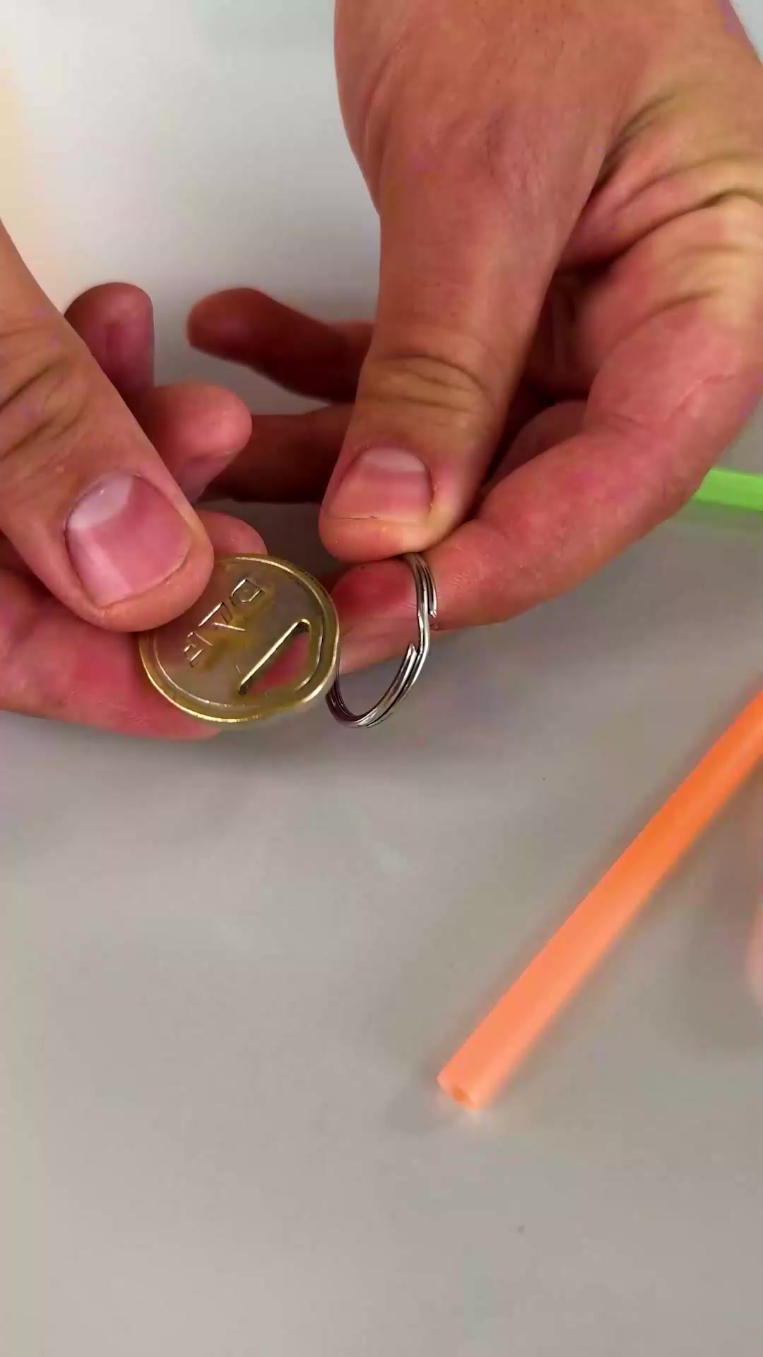 Struggling with keychains -Try this straw hack! #easy #keychains # ...