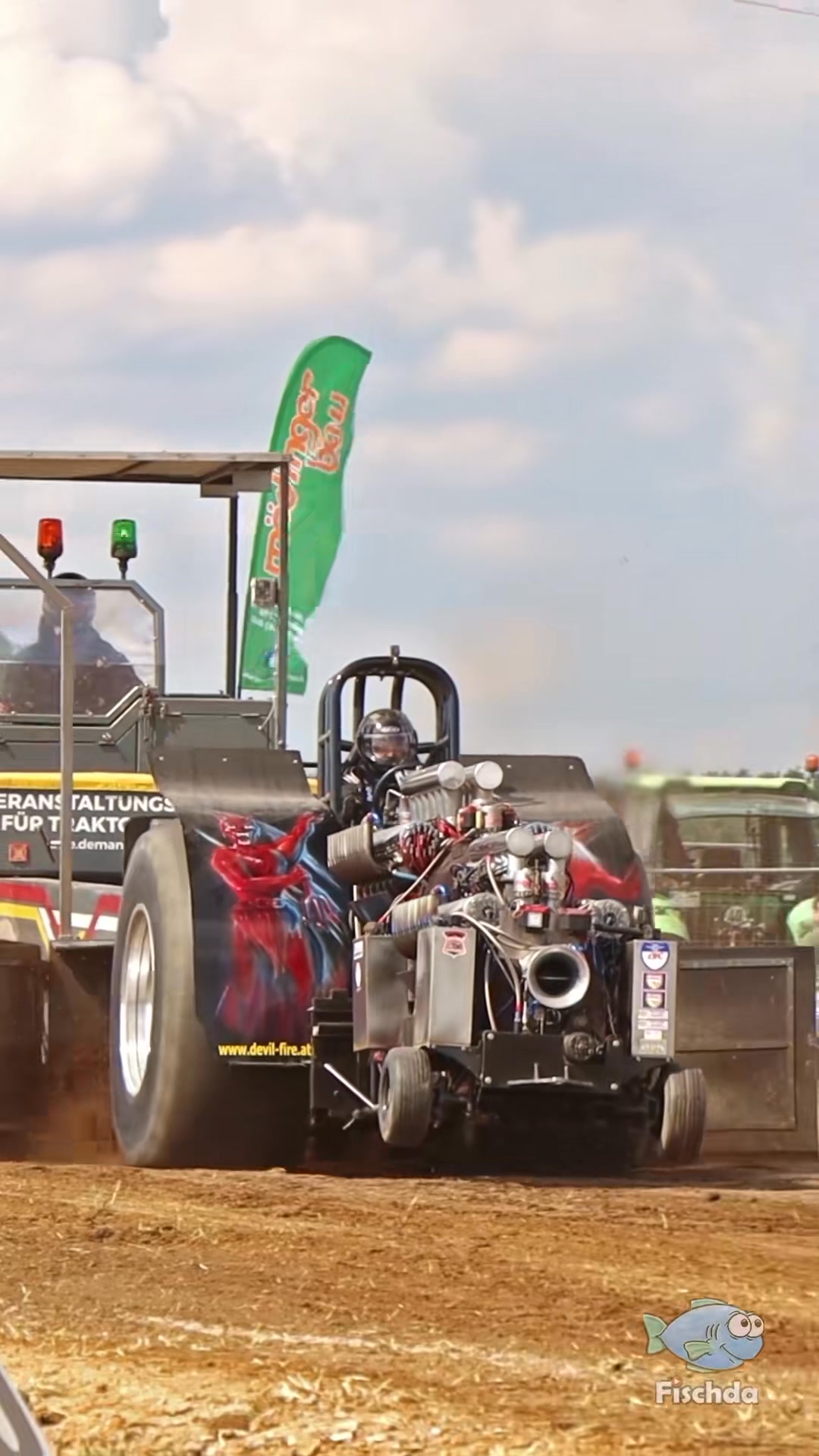 'Black Devil' aus Österreich： Motorstart der beiden Allison von Team ...