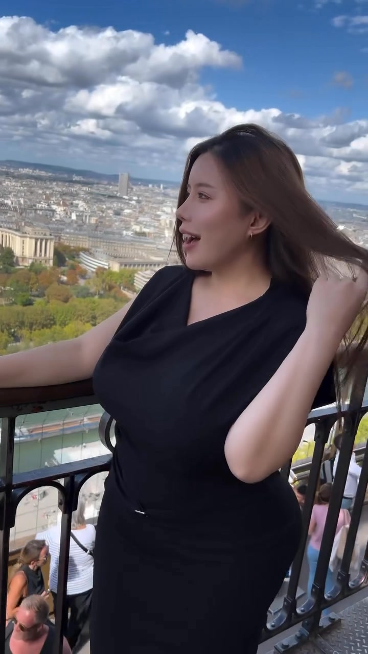 maria nagai grey dress on the Eiffel tower | Japan Codes Fabric: Compact Knit