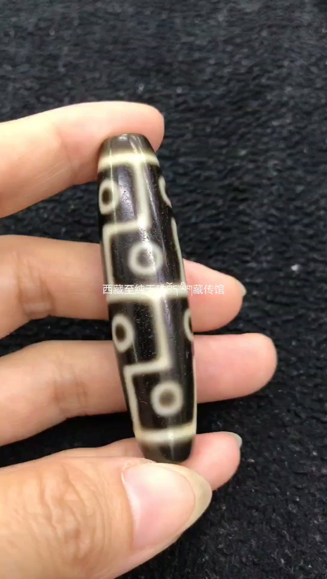 收藏级别，至纯至尊顶级红朱砂九眼天珠，罕见古朴老品相，满满地细朱砂