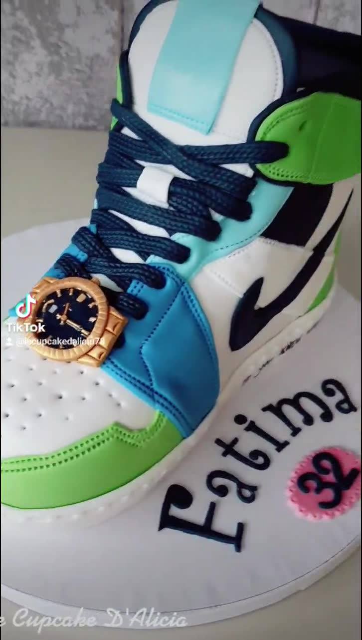 Nike Air Jordan 1 Mid Le Cupcake D Alicia