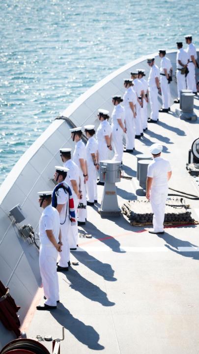 Welcome home! 🚢 🇦🇺 Royal Australian Navy's HMAS Sydney has arrived back ...