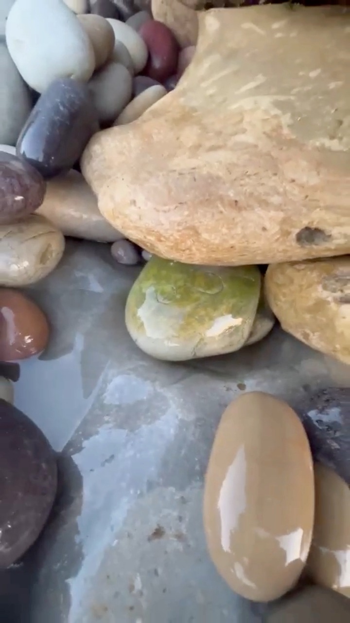 This is a large, rounded piece of Chert, a microcrystalline variety of ...