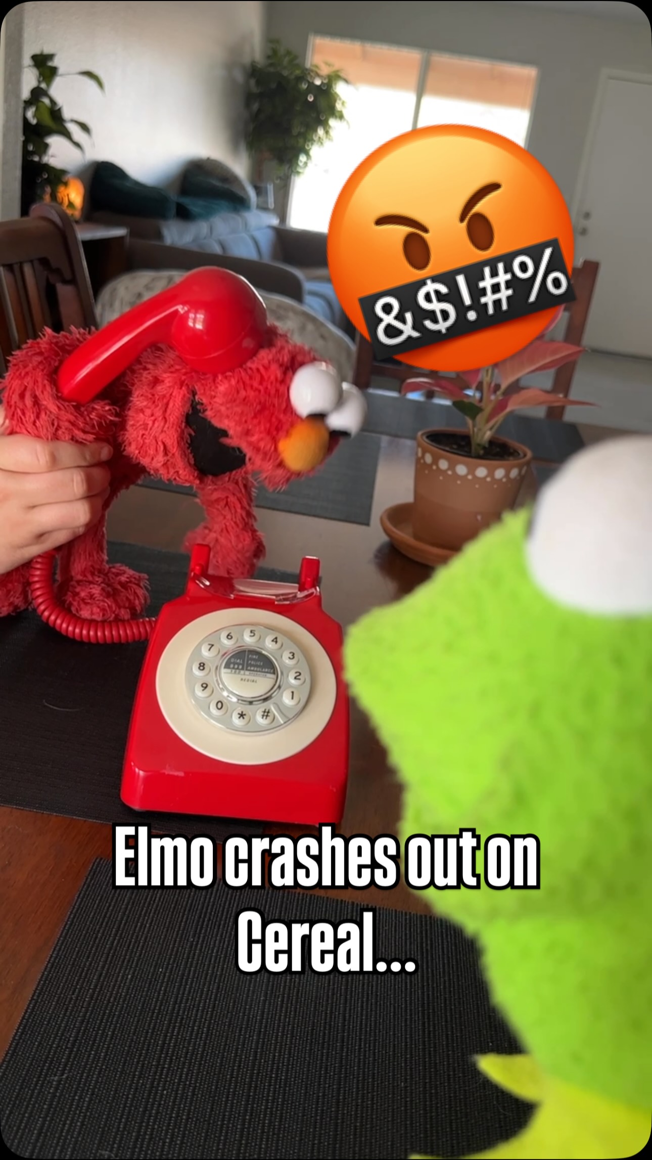 Elmo’s got a problem with Cereal 😭 @daitrickster #fyp #kermit #elmo # ...