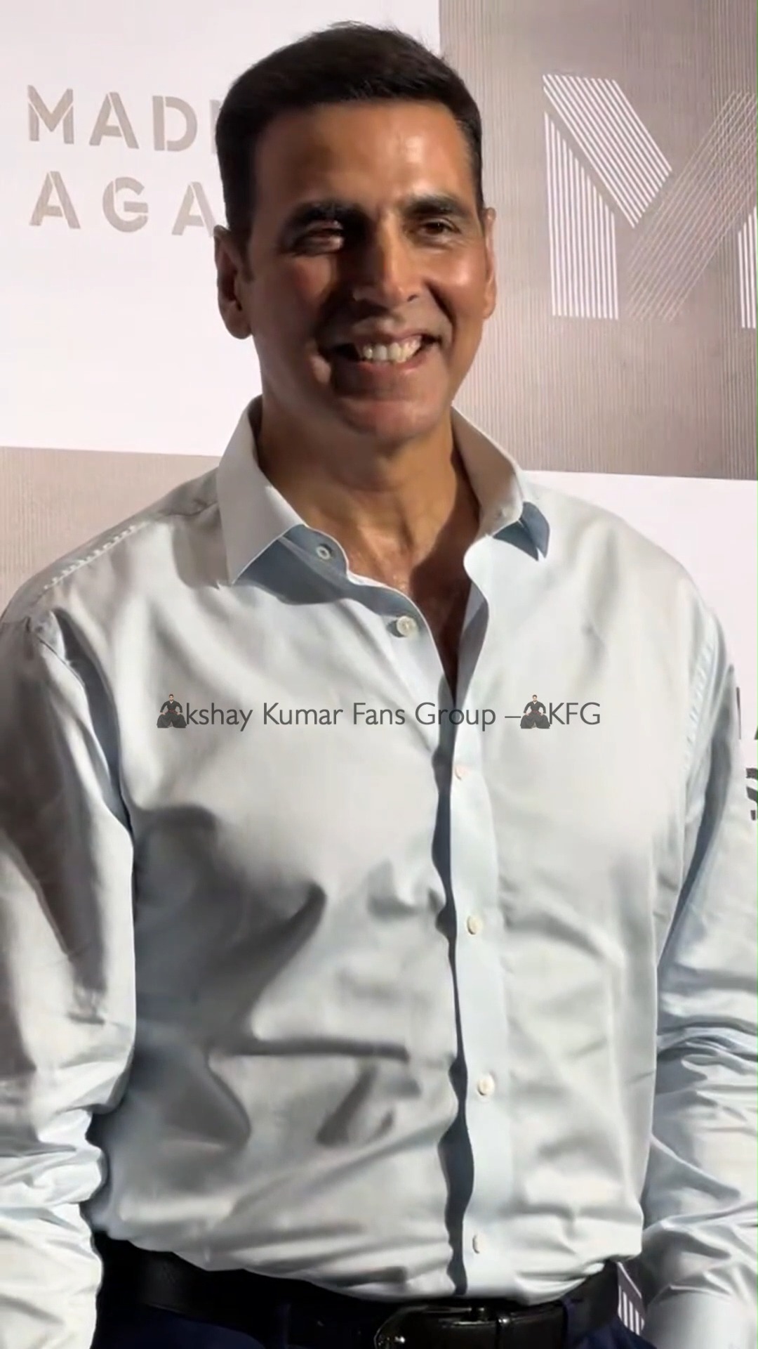 PIC - Akshay Kumar posing for paps at an event to celebrate 50 years of ...