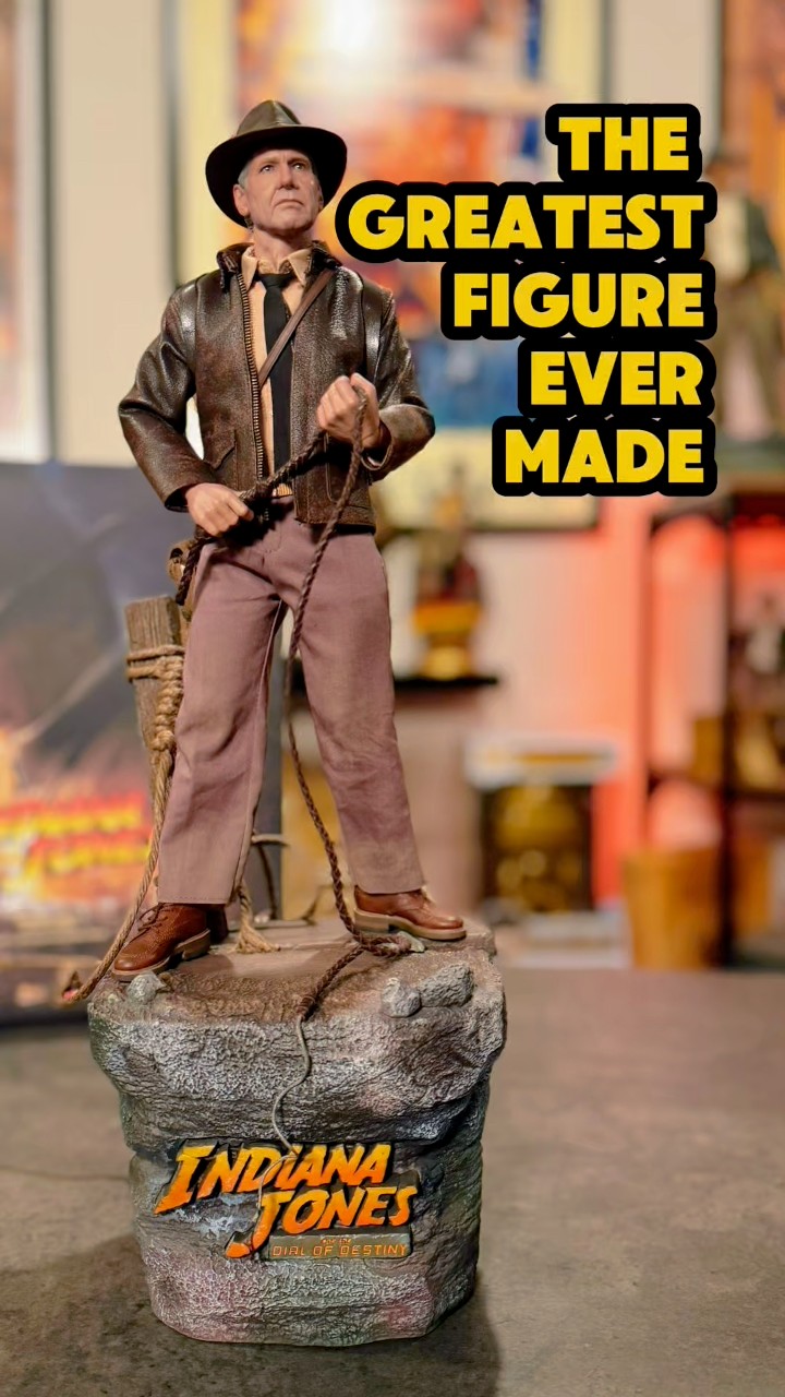 This belongs in a museum. Hot Toys has gone above and beyond with