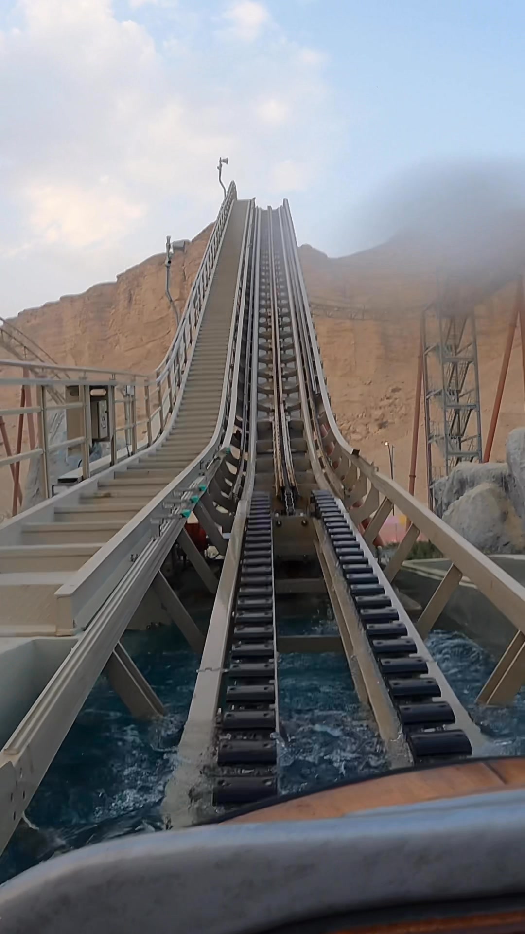 All aboard Saw Mill Falls the Mack Rides Water Coaster at Six Flags ...