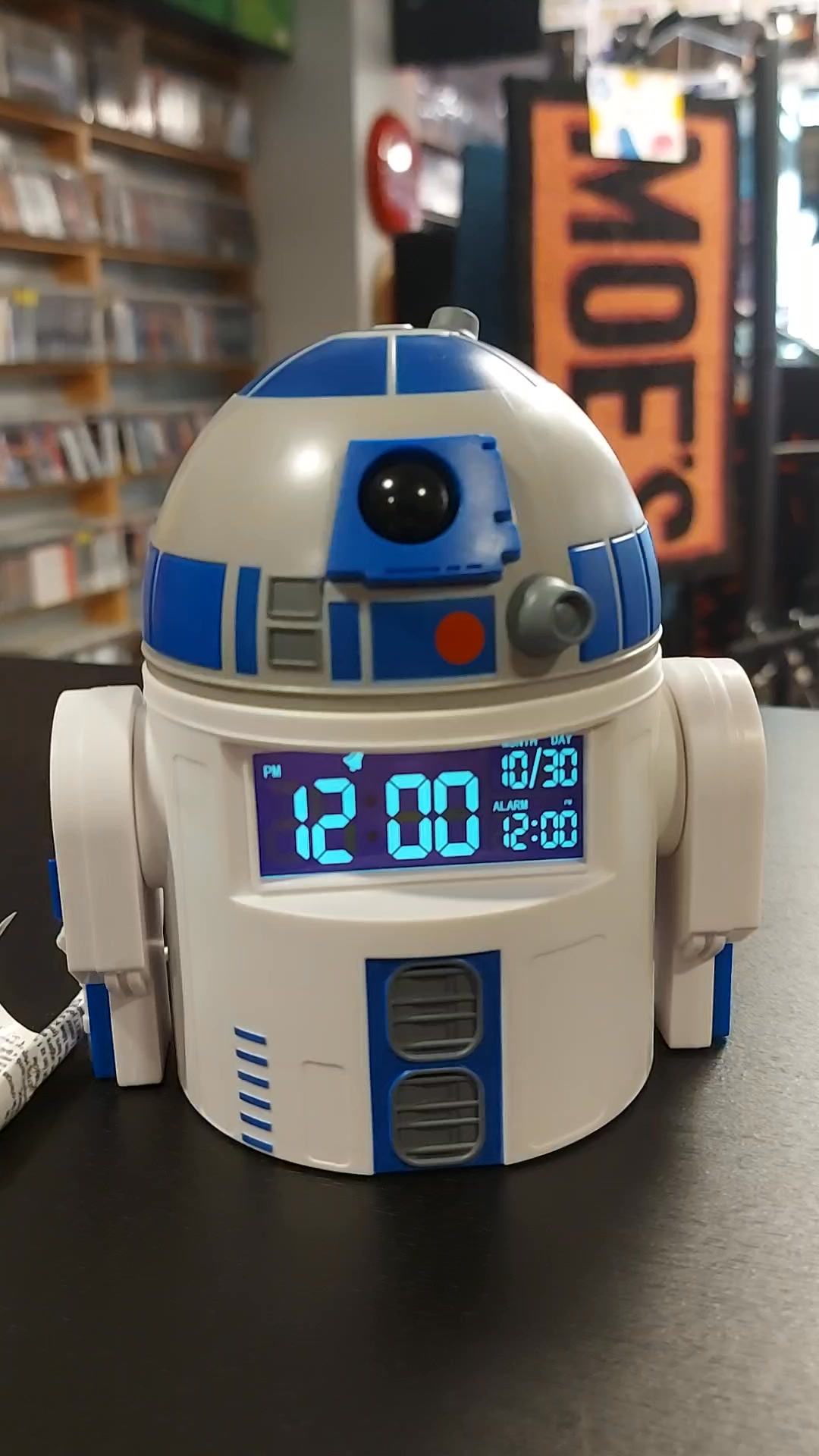 STAR WARS アクションアラームクロックR2-D2 Star Wars R2-D2 Alarm Clock | Games & Co