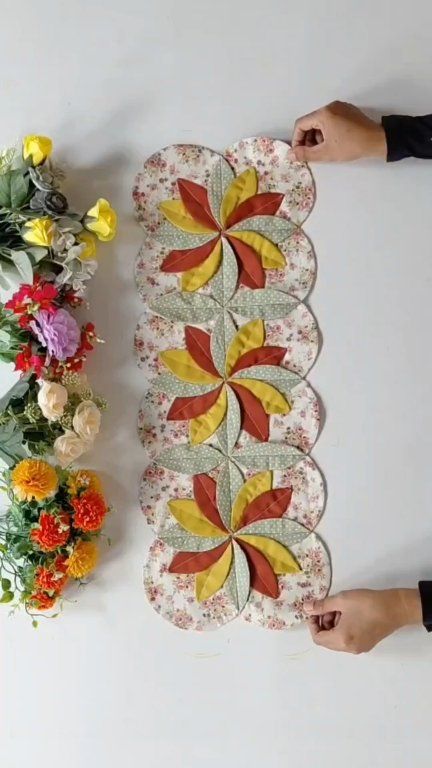 DIY Flower Quilt Table Runner #sewing #quilting #crafting #diy | Indah ...