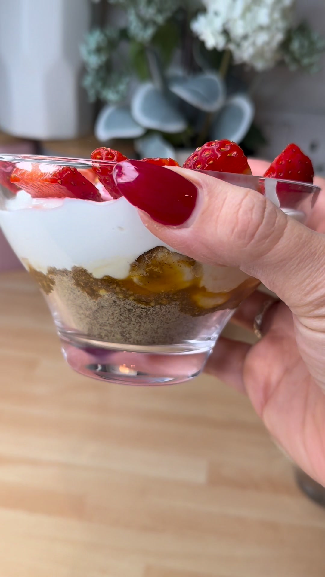 This Malibu Sunset Cheesecake is made with Malibu Rum - YUM