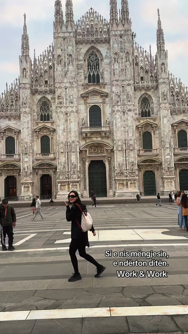 Si e nis mëngjesin, e ndërton ditën. Miremengjesi #milano #italy ...