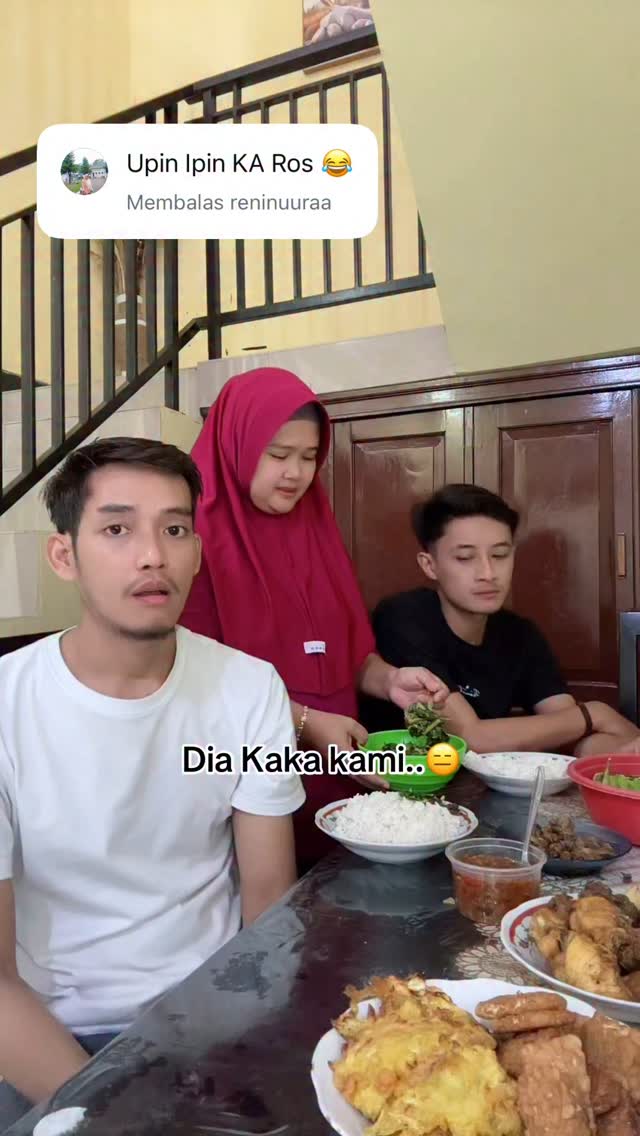 Makannya sebelum ngambek cobain dulu Febri Yanto😏😒😑 Mamahnya Razzan 🫣😁 ...