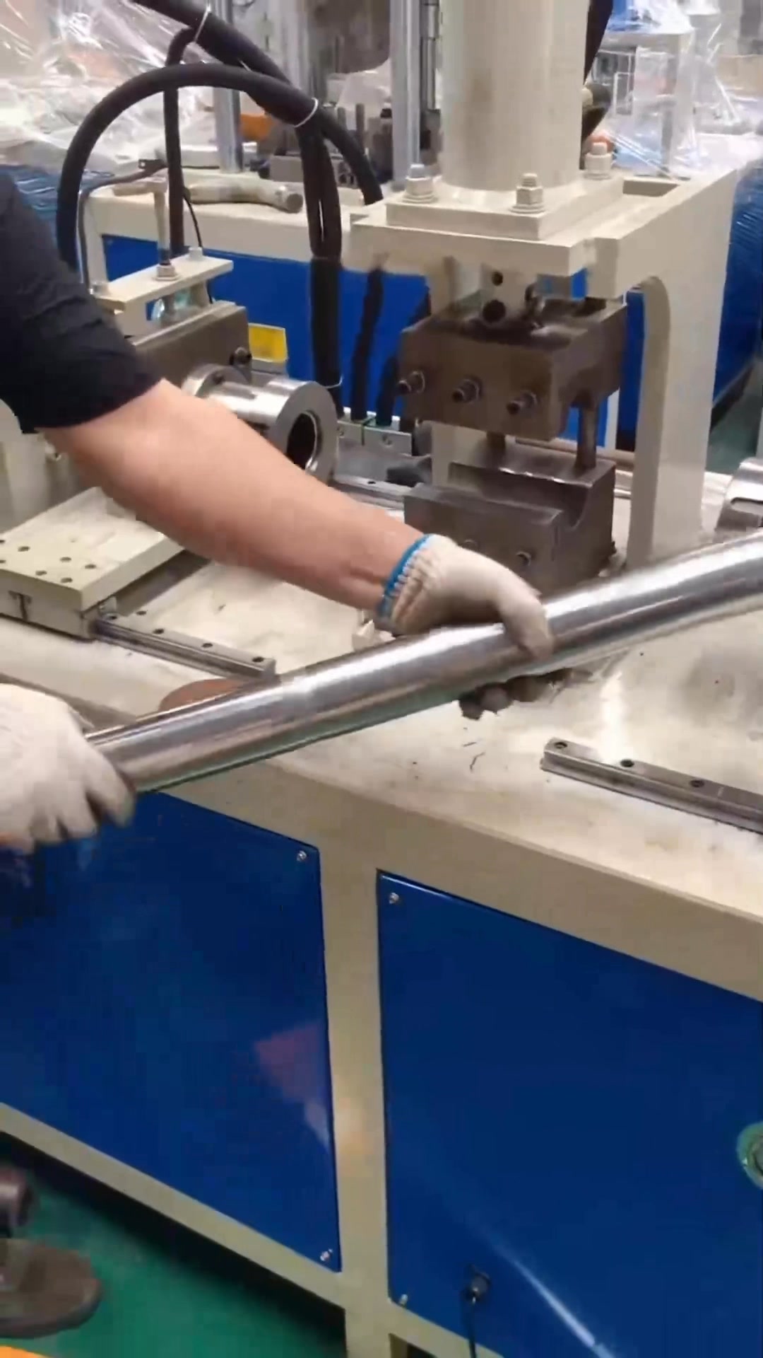 Multi-station hydraulic semi-automatic feeding tube necking machine ...