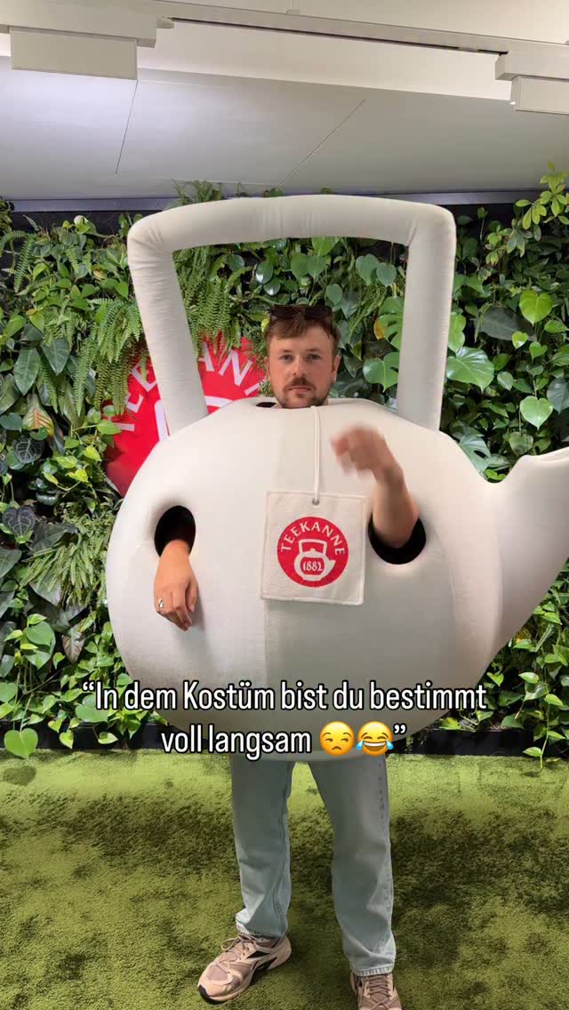 Sag das nochmal! 😈🫖💨, ., #TEEKANNE #Kostüm #schnell #trend | TEEKANNE