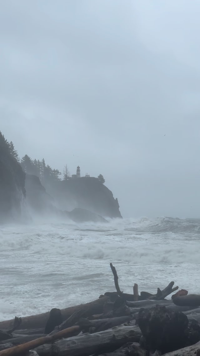 Current conditions at Cape Disappointment State Park during a King Tide ...