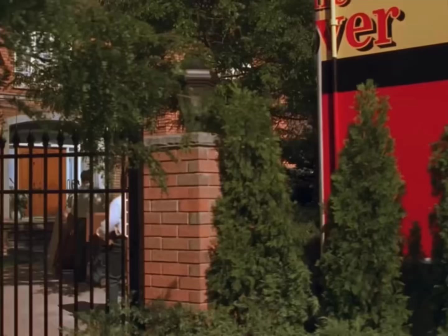 Ooo, Danny Glover's character Tom in this movie got on my nerves ...