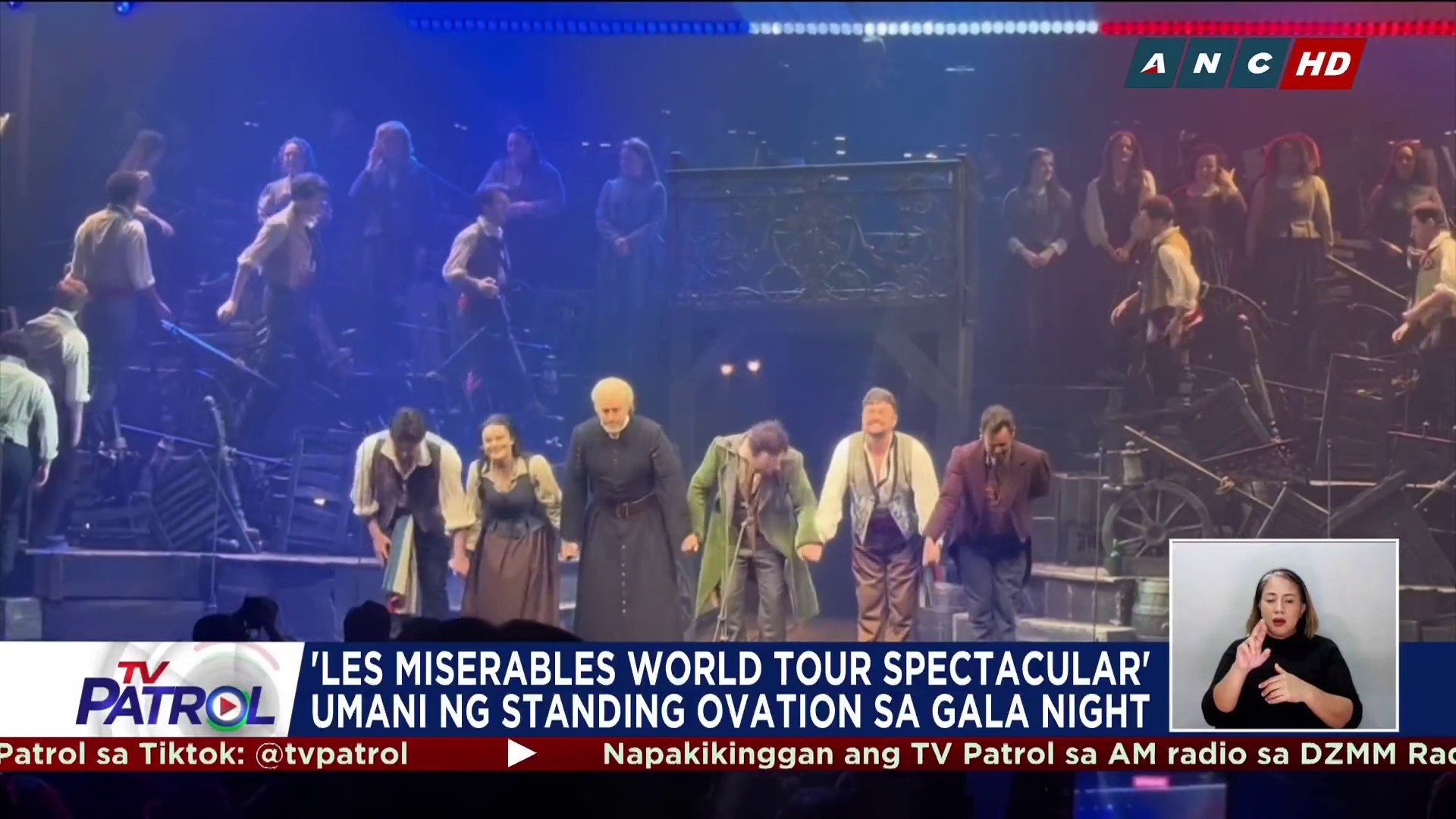 Umani ng standing ovation ang cast ng 