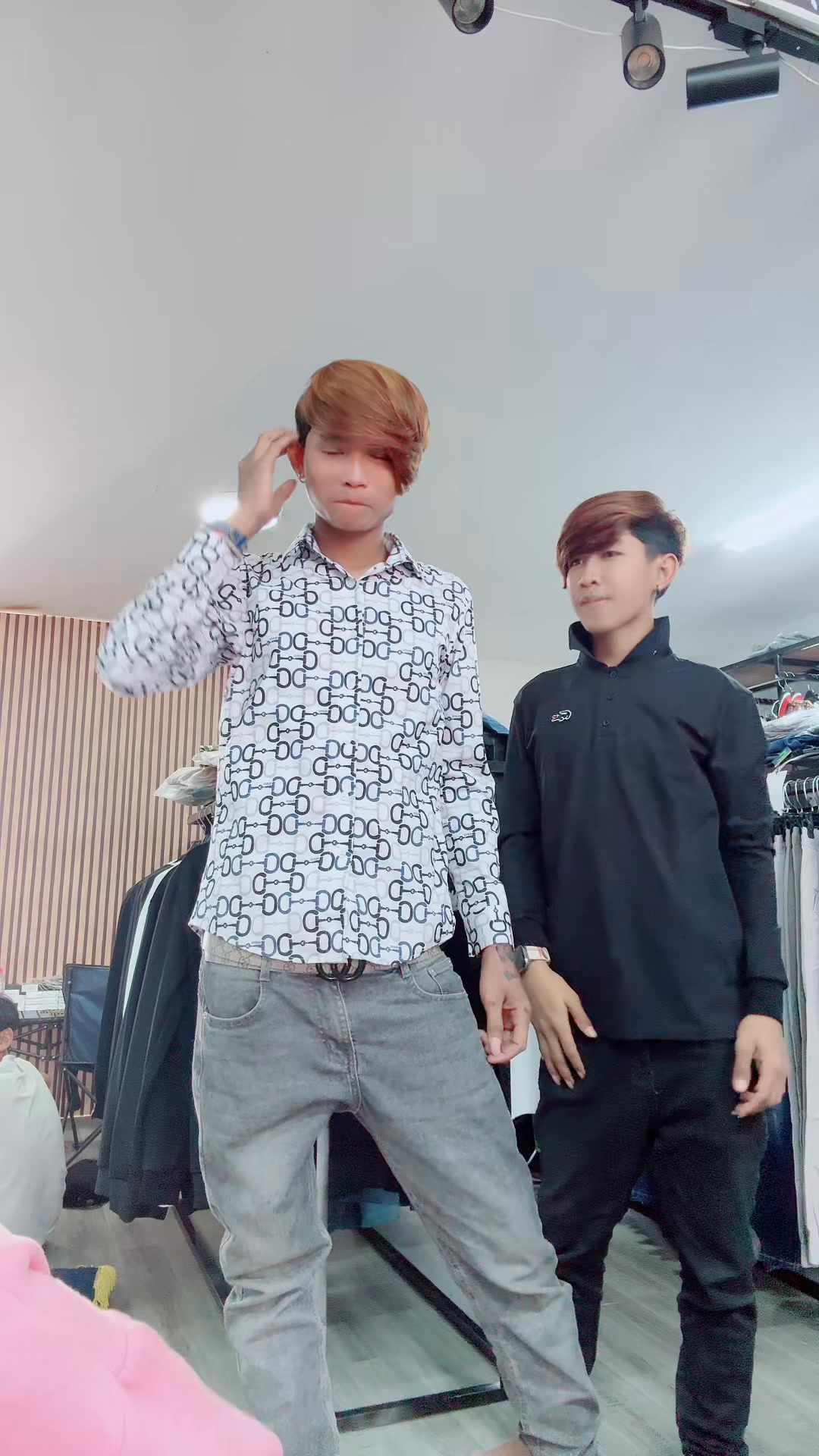 #ជួយfollowម្នាក់មួយមកបងៗ | Sey HA | Facebook