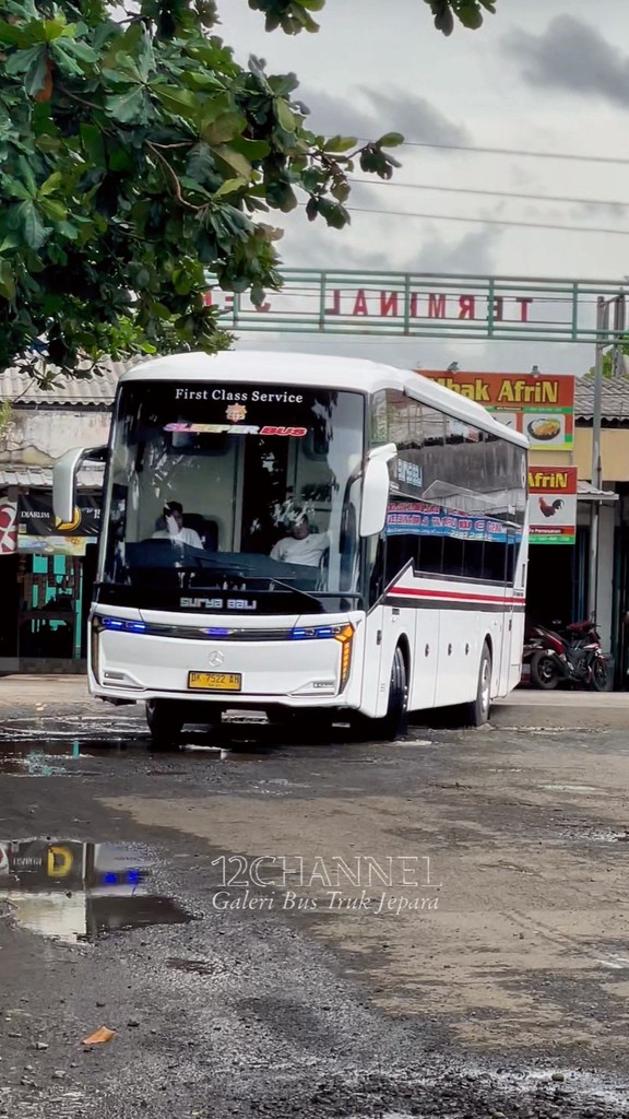 Bus Terbaru Po Surya Bali Skylander R25 Sleeper Class, Terminal Kota ...